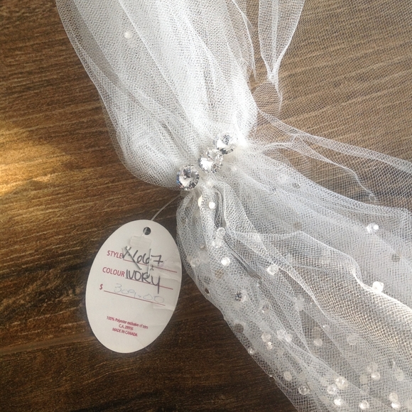 Wedding Dress and veil - Picture 8 of 11